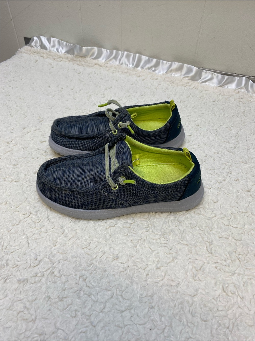 Eddie Bauer boys' canvas slip-on shoes boys size 1